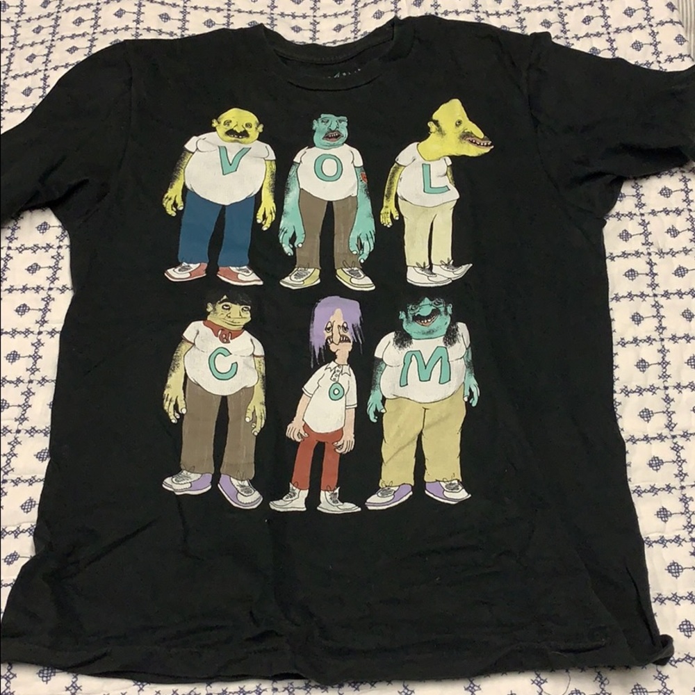 Black Volcom skate tee size medium